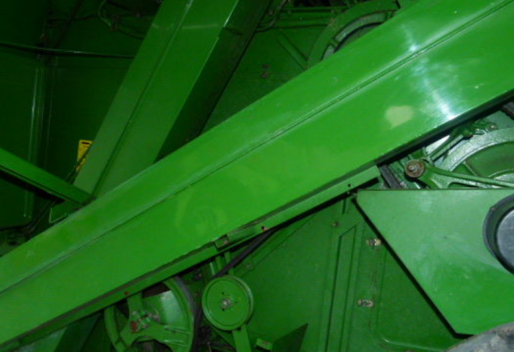 Oldtimer-Mähdrescher des Typs John Deere 1055, Neumaschine in Струмівка (Bild 5)
