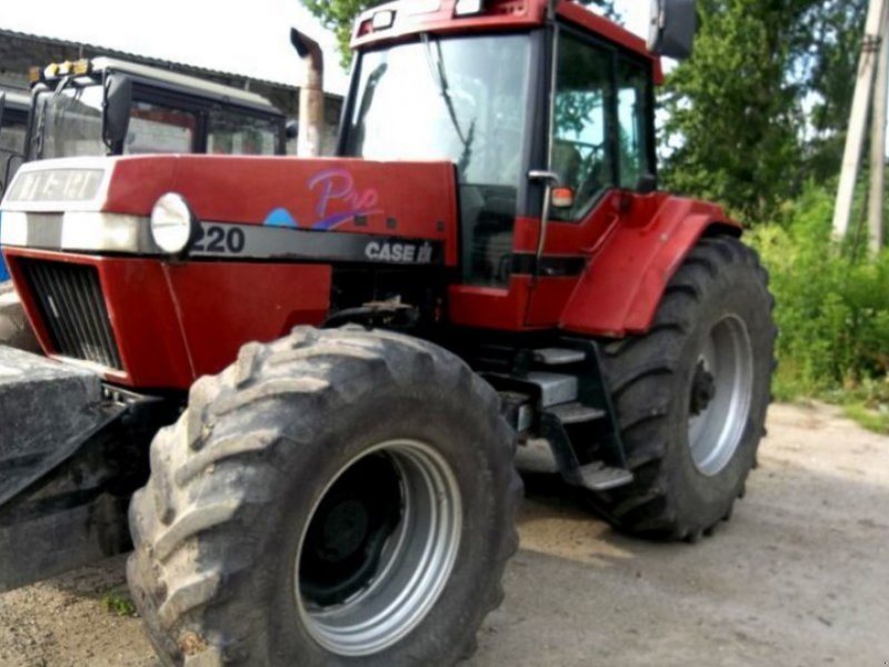Oldtimer-Traktor des Typs Case IH 7220,  in Тернопіль