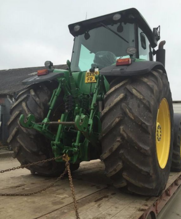 Oldtimer-Traktor des Typs John Deere 8530,  in Київ (Bild 9)