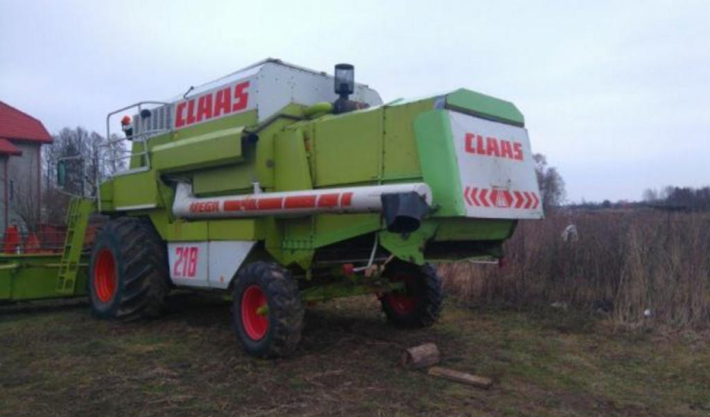 Oldtimer-Mähdrescher des Typs CLAAS Mega 218, Neumaschine in Київ (Bild 1)