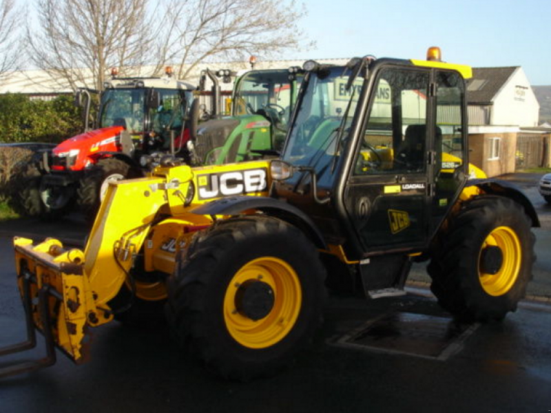 Teleskopstapler des Typs JCB 526-56 Agri, Neumaschine in Київ (Bild 1)