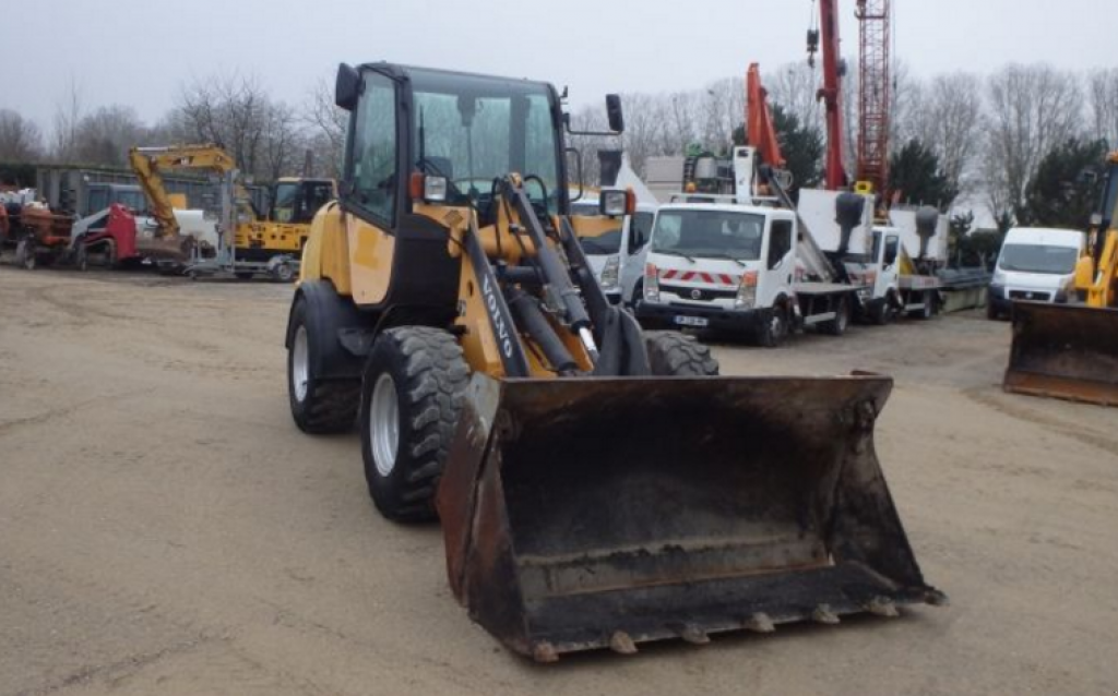 Frontlader des Typs Volvo L25B, Neumaschine in Київ (Bild 3)