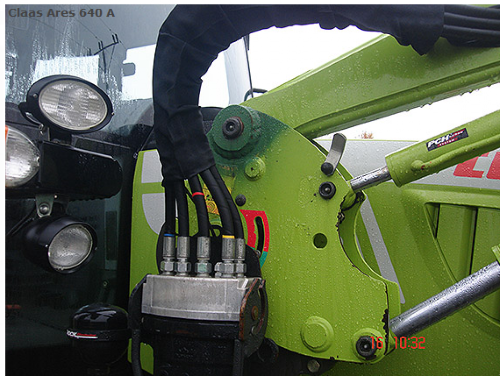Oldtimer-Traktor des Typs CLAAS Arion 640, Neumaschine in Рівне (Bild 10)