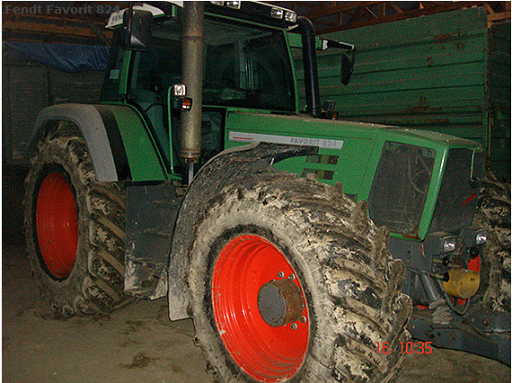 Oldtimer-Traktor des Typs Fendt Favorit 824, Neumaschine in Рівне (Bild 2)