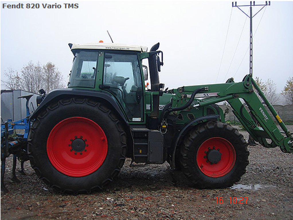 Oldtimer-Traktor des Typs Fendt 820 Vario, Neumaschine in Рівне (Bild 7)
