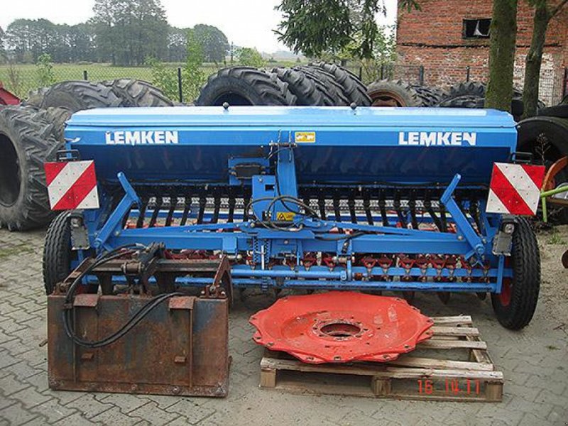 Direktsaatmaschine des Typs Lemken EuroDrill 300,  in Рівне (Bild 1)
