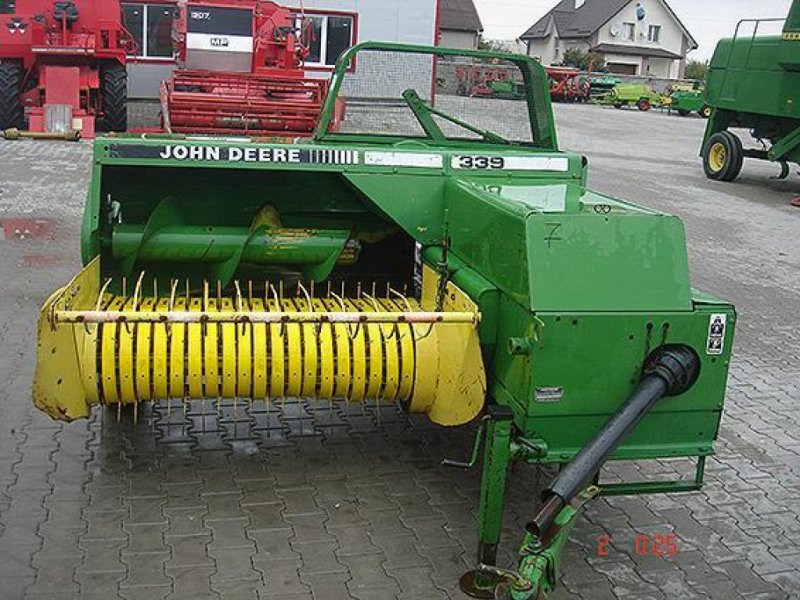 Hochdruckpresse des Typs John Deere 339,  in Рівне (Bild 1)