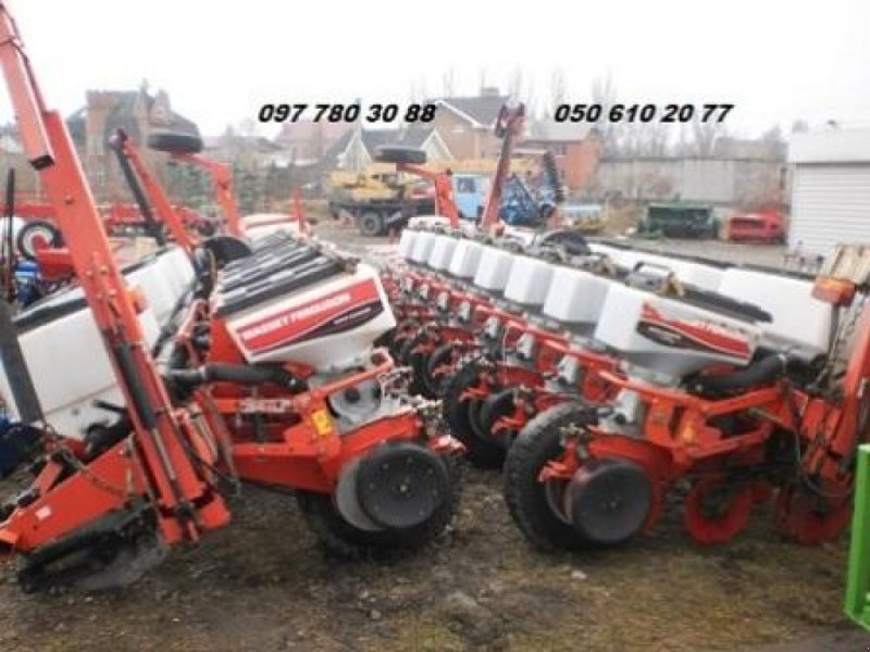 Gareeggenfelder des Typs Massey Ferguson 555,  in Дніпропетровськ (Bild 1)