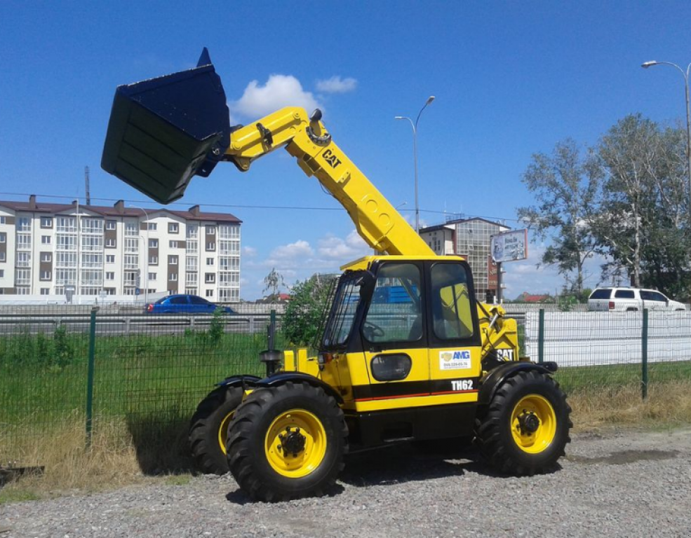 Teleskopstapler des Typs Caterpillar TH62,  in Київ (Bild 1)