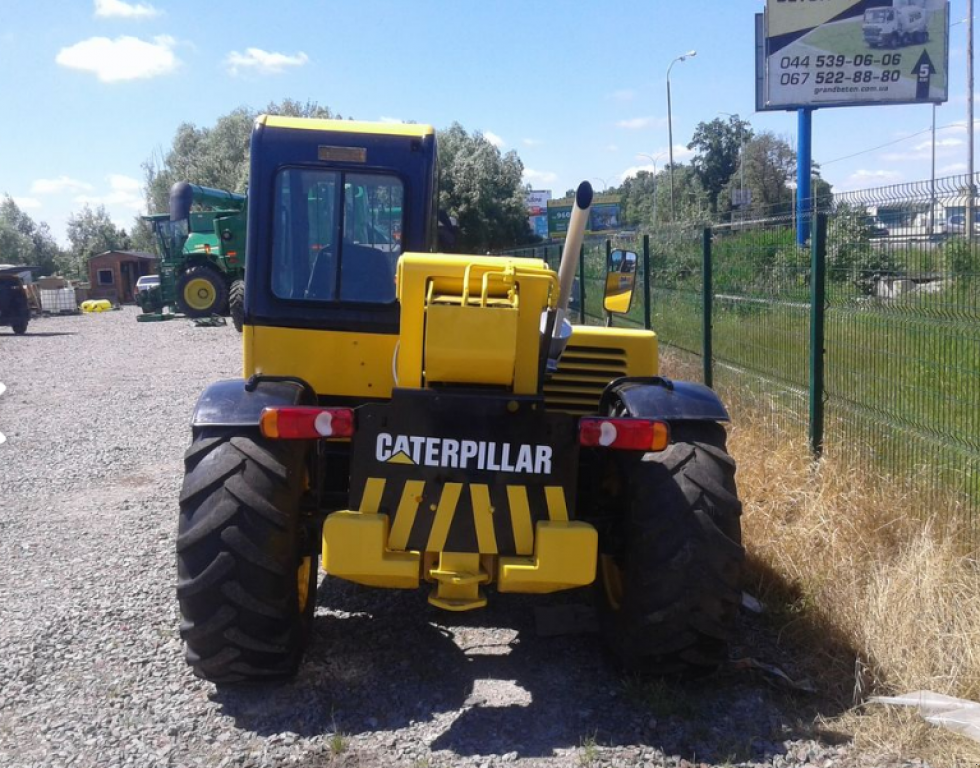 Teleskopstapler des Typs Caterpillar TH62,  in Київ (Bild 3)