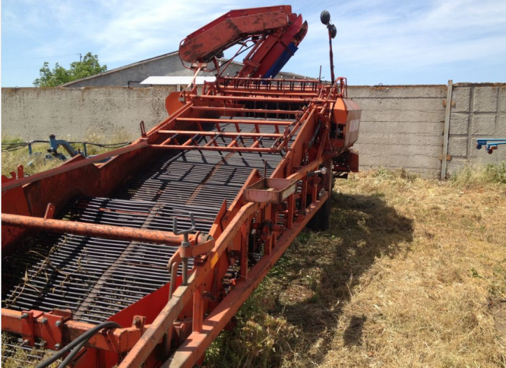 Kartoffelvollernter des Typs AMAC E2,  in Чорномор'ївка (Bild 1)