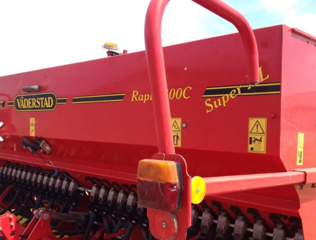 Direktsaatmaschine des Typs Väderstad Rapid RD 400C Super XL,  in Чорномор'ївка (Bild 6)