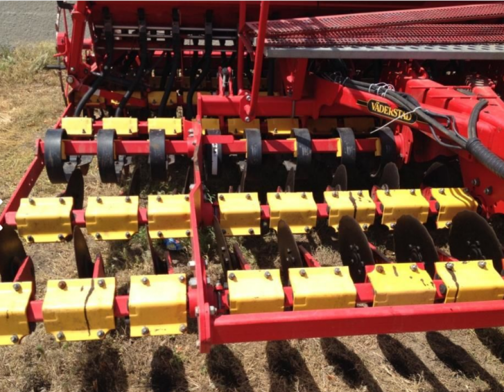 Direktsaatmaschine des Typs Väderstad Rapid RD 400C Super XL,  in Чорномор'ївка (Bild 4)