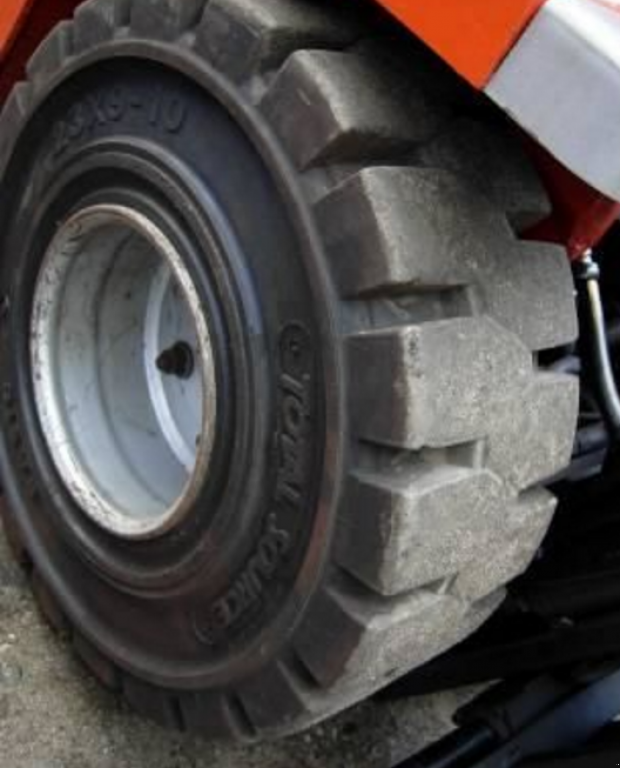 Gabelstapler des Typs BT C4G200,  in Київ (Bild 7)