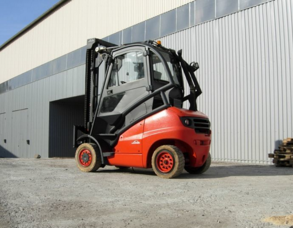 Gabelstapler des Typs Linde H40T,  in Київ (Bild 2)