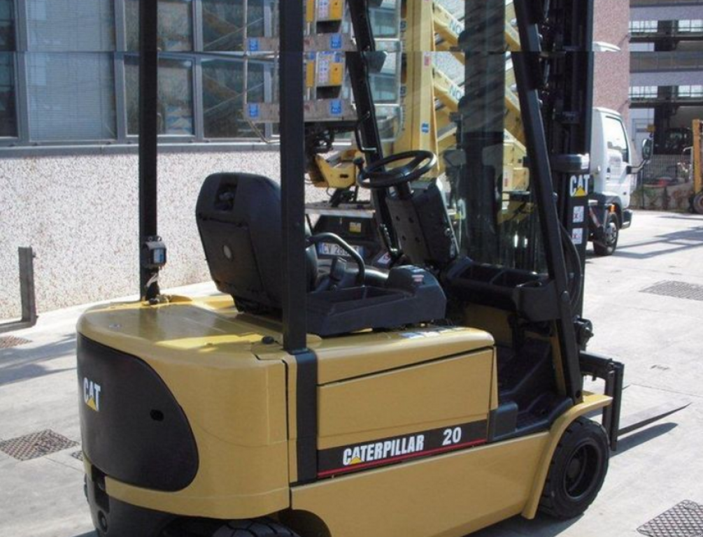Gabelstapler des Typs Caterpillar EP20K PAC,  in Київ (Bild 1)