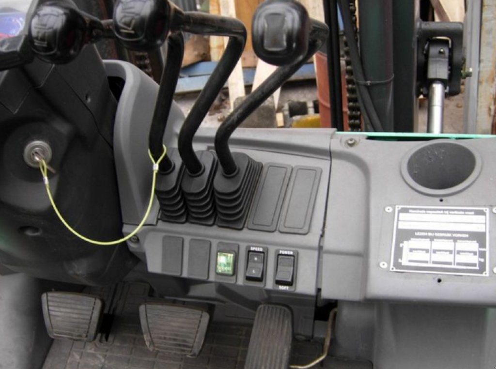 Gabelstapler des Typs Mitsubishi DFG20NT,  in Київ (Bild 2)