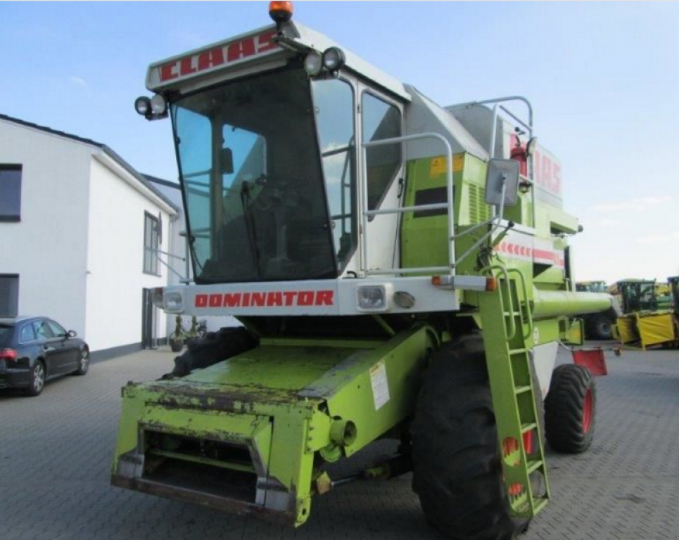 Oldtimer-Mähdrescher des Typs CLAAS Dominator 98 SL, Neumaschine in Чернівці (Bild 1)