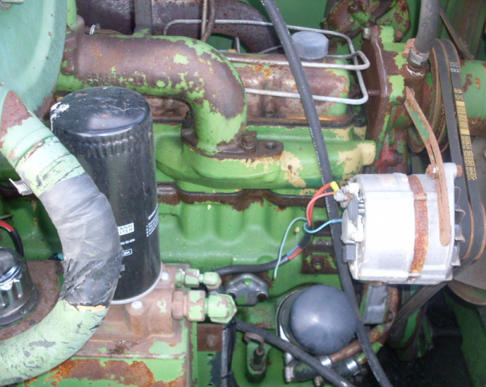 Oldtimer-Mähdrescher des Typs John Deere 1075, Neumaschine in Чернівці (Bild 8)