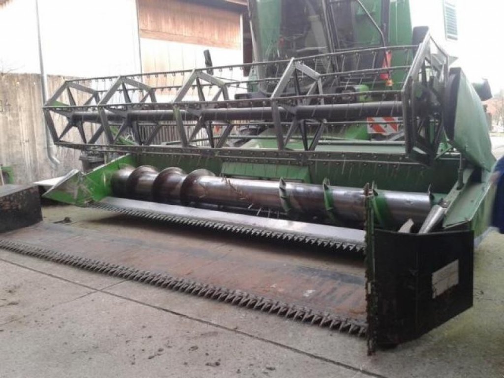 Oldtimer-Mähdrescher des Typs John Deere 1188, Neumaschine in Чернівці (Bild 1)