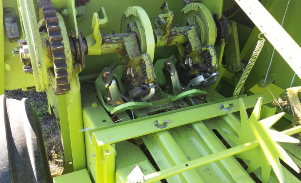 Hochdruckpresse des Typs CLAAS Markant 60,  in Чернівці (Bild 6)