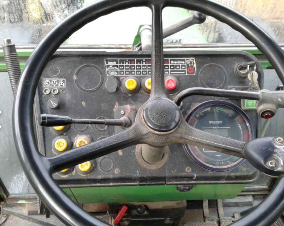 Oldtimer-Traktor des Typs Fendt Farmer 311 LSA,  in Стара Вижівка (Bild 5)