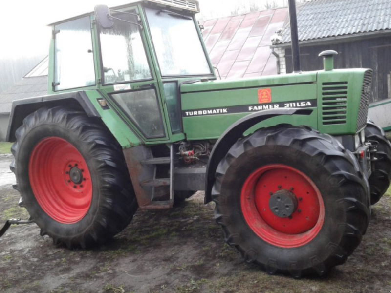 Oldtimer-Traktor des Typs Fendt Farmer 311 LSA,  in Стара Вижівка (Bild 1)
