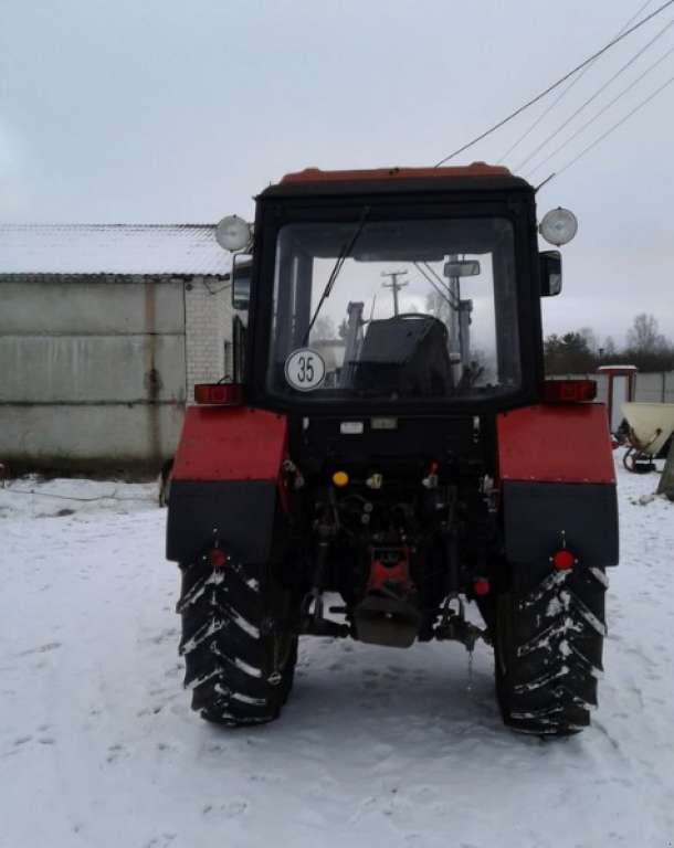 Oldtimer-Traktor des Typs Belarus Беларус-820, Neumaschine in Стара Вижівка (Bild 4)