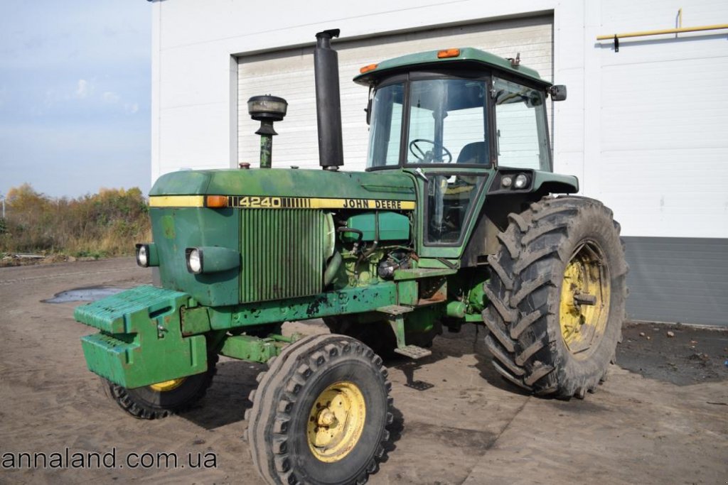 Oldtimer-Traktor des Typs John Deere 4240, Neumaschine in Житомир (Bild 5)