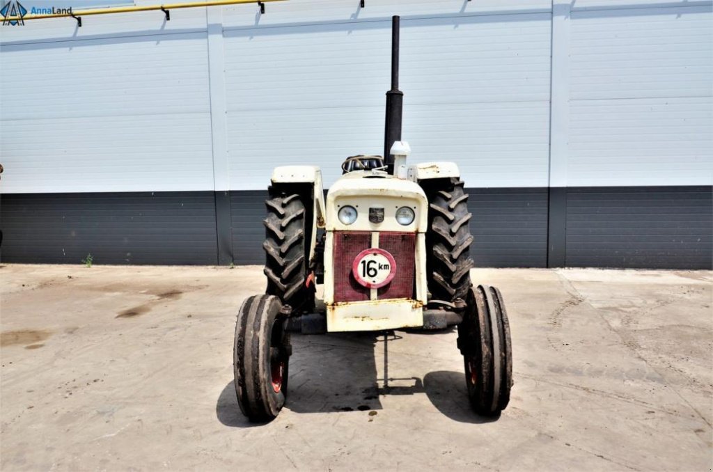 Oldtimer-Traktor des Typs David Brown 995, Neumaschine in Житомир (Bild 5)