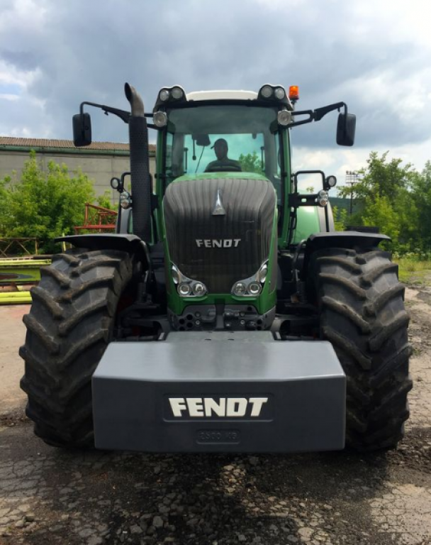 Oldtimer-Traktor des Typs Fendt 936 Vario, Neumaschine in Вінниця (Bild 2)