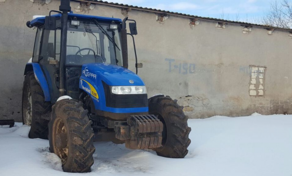 Oldtimer-Traktor des Typs New Holland TL105, Neumaschine in Миколаїв (Bild 3)