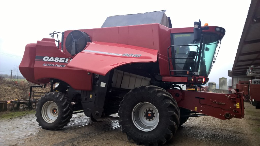 Oldtimer-Mähdrescher des Typs Case IH Axial Flow 8010, Neumaschine in Київ (Bild 2)