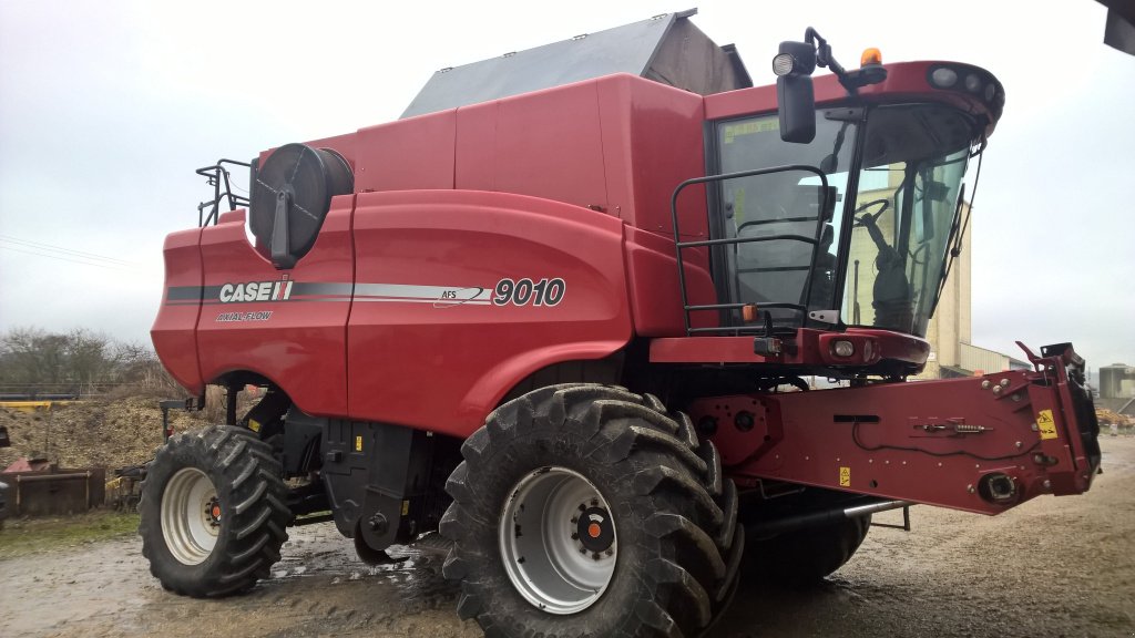Oldtimer-Mähdrescher des Typs Case IH Axial Flow 8010, Neumaschine in Київ (Bild 1)