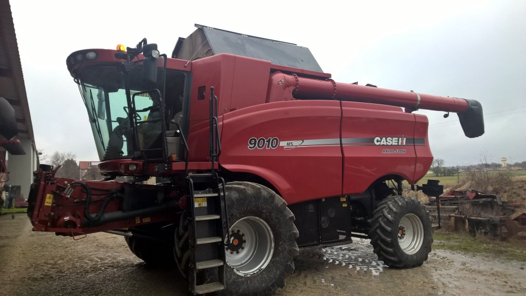 Oldtimer-Mähdrescher des Typs Case IH Axial Flow 8010, Neumaschine in Київ (Bild 4)