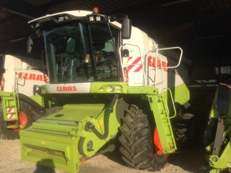 Oldtimer-Mähdrescher des Typs CLAAS Lexion 540, Neumaschine in Київ (Bild 1)