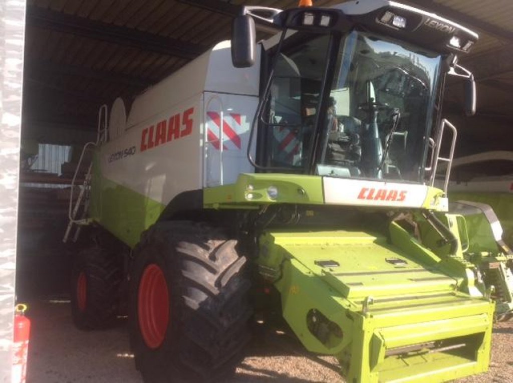 Oldtimer-Mähdrescher des Typs CLAAS Lexion 540, Neumaschine in Київ (Bild 2)