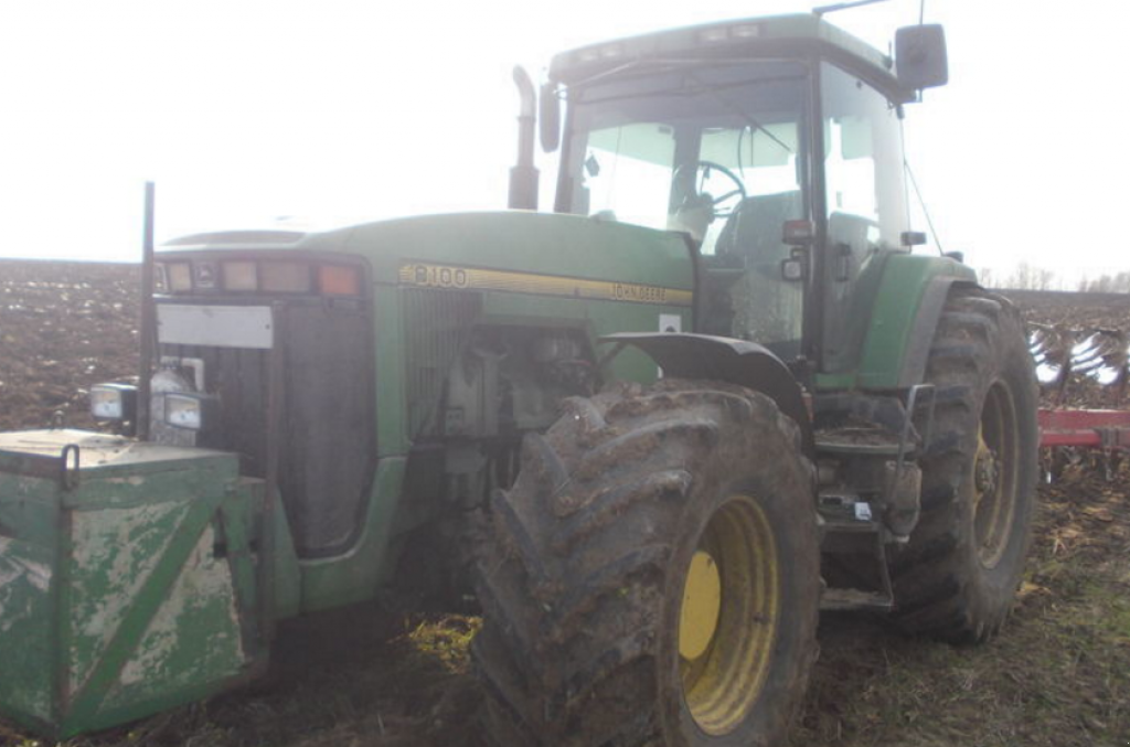 Oldtimer-Traktor des Typs John Deere 8100, Neumaschine in Хмельницький (Bild 2)