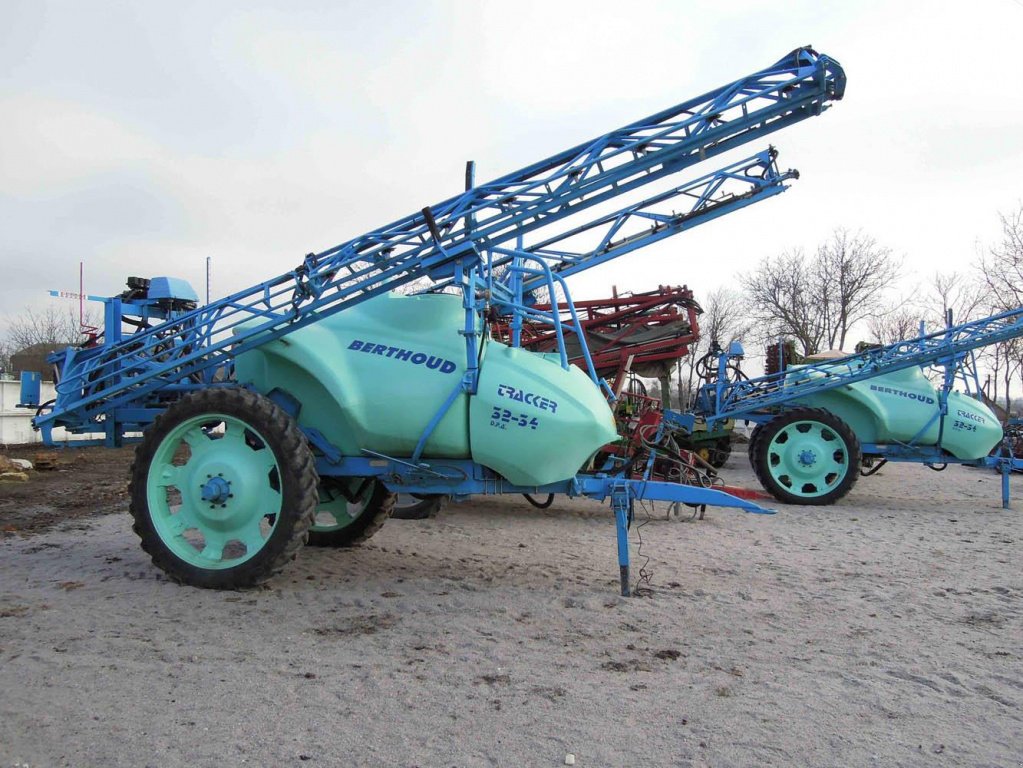 Weinbauspritze des Typs Berthoud Tracker 3200,  in Бродецьке (Bild 5)