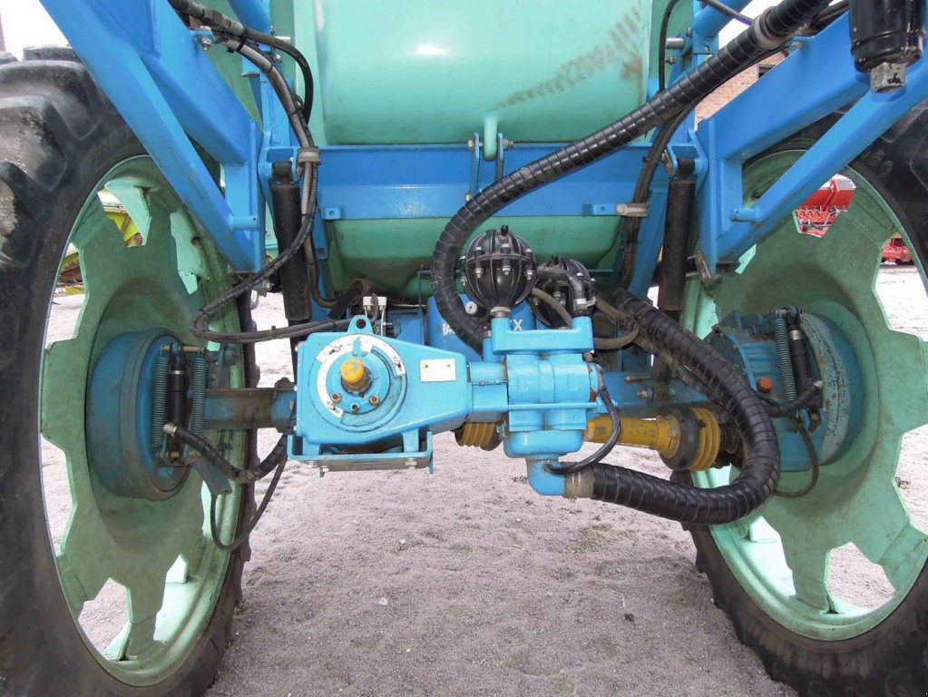 Weinbauspritze des Typs Berthoud Tracker 3200,  in Бродецьке (Bild 6)