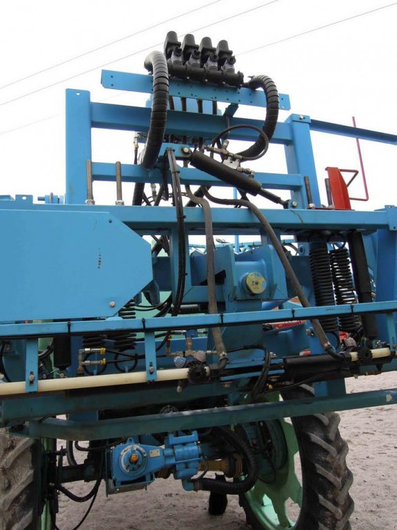 Weinbauspritze des Typs Berthoud Tracker 3200,  in Бродецьке (Bild 4)