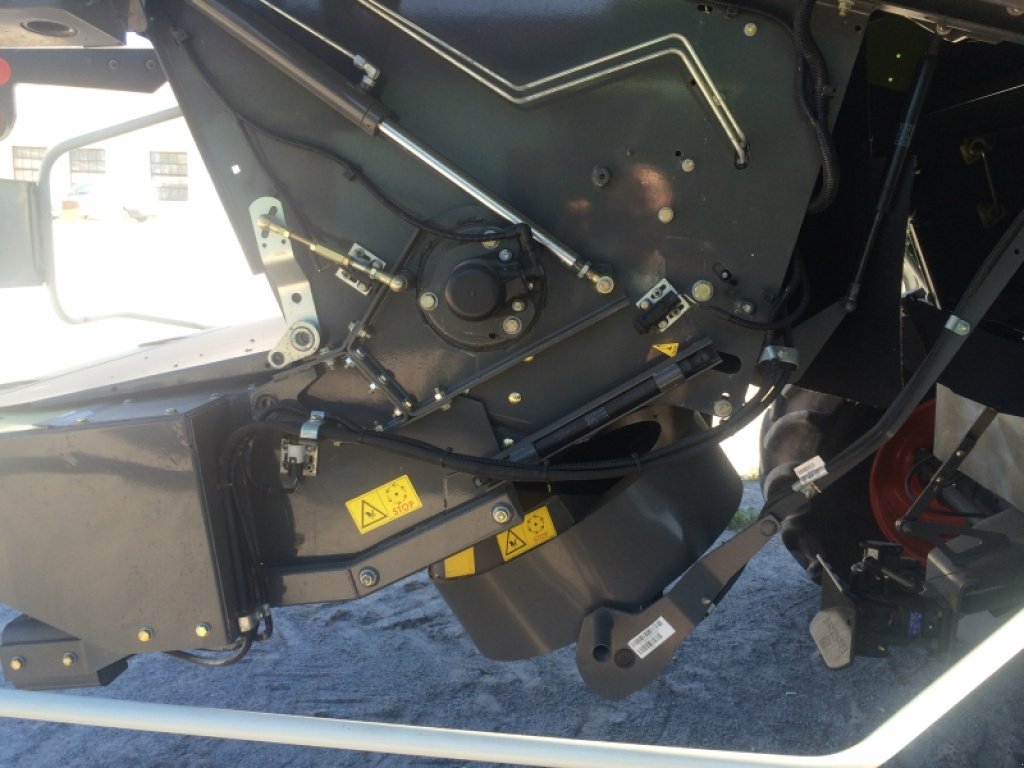 Oldtimer-Mähdrescher des Typs CLAAS Lexion 760, Neumaschine in Бродецьке (Bild 5)