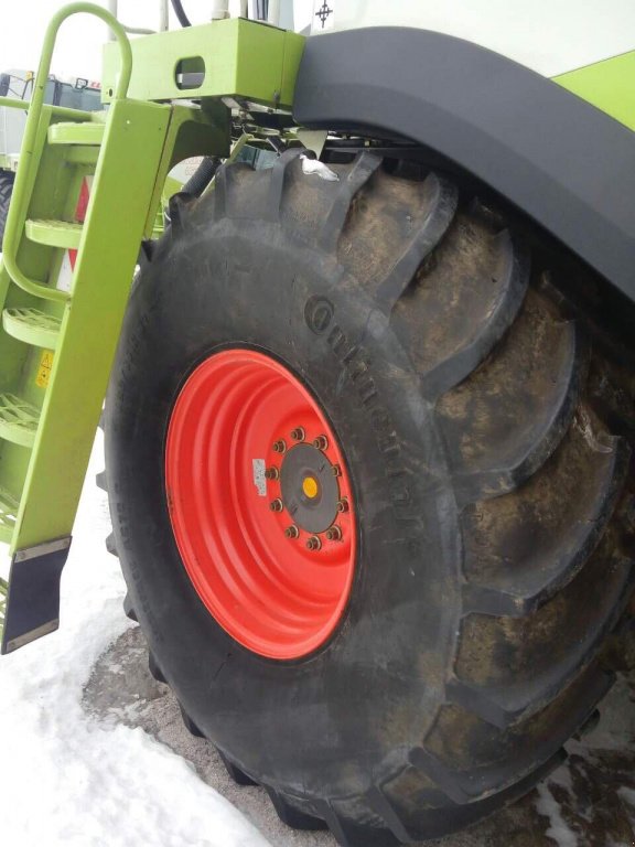 Oldtimer-Mähdrescher des Typs CLAAS Lexion 550, Neumaschine in Бродецьке (Bild 7)