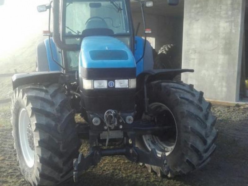 Oldtimer-Traktor des Typs New Holland TM 155, Neumaschine in Ковель (Bild 1)