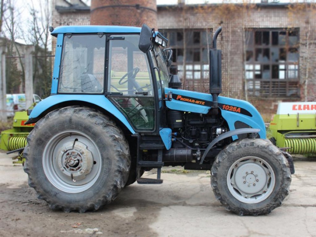 Oldtimer-Traktor des Typs Belarus Беларус-1025.2, Neumaschine in Ковель (Bild 10)