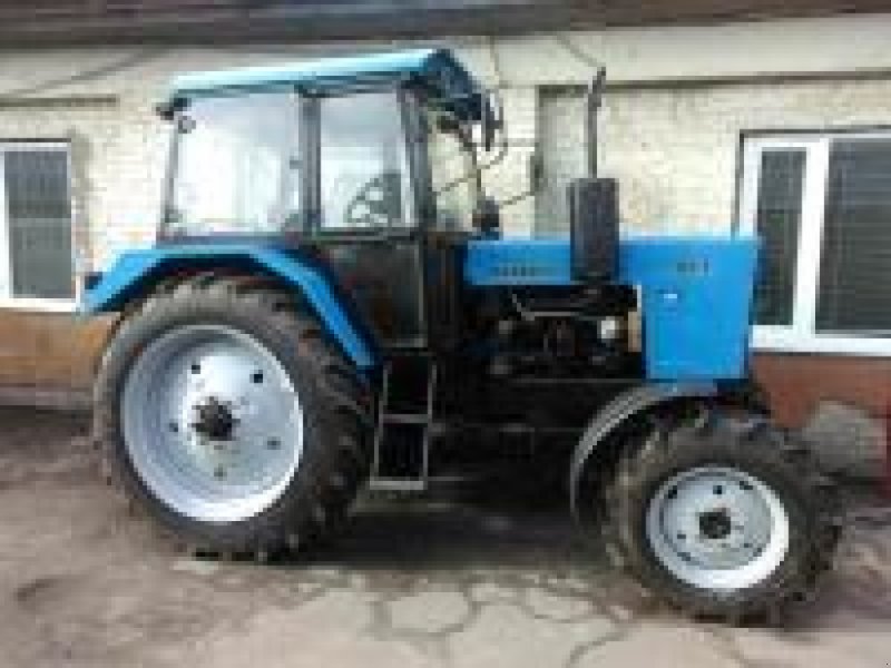 Oldtimer-Traktor des Typs Belarus Беларус-82, Neumaschine in Мелітополь (Bild 1)