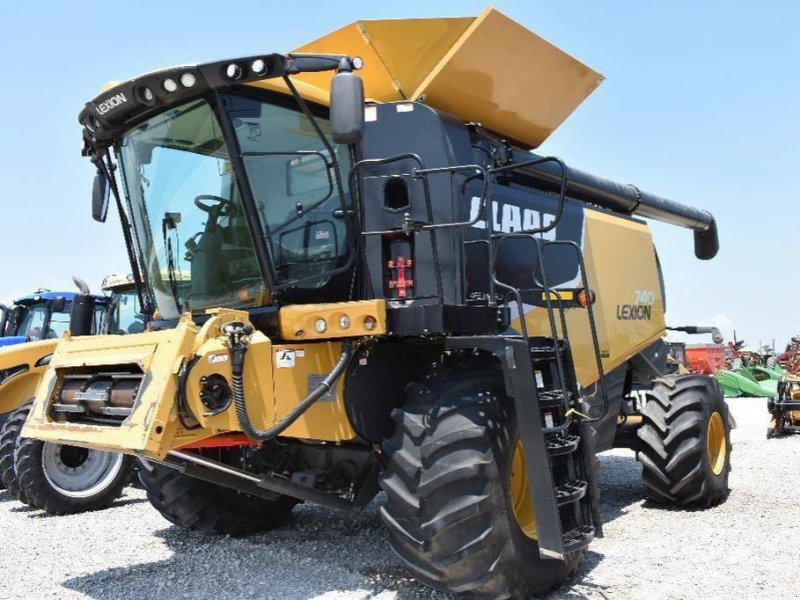 Oldtimer-Mähdrescher des Typs CLAAS Lexion 740, Neumaschine in Одеса (Bild 1)