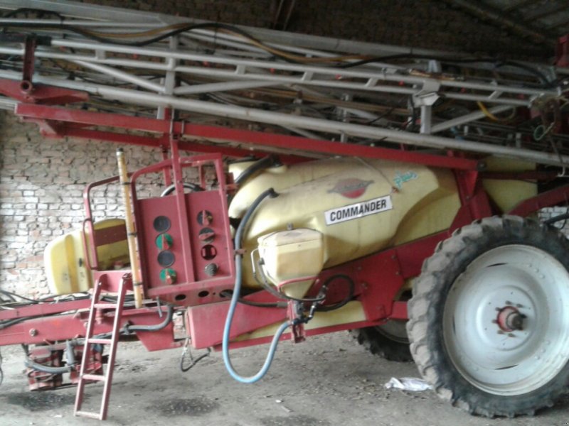Weinbauspritze des Typs Hardi Commander 3300,  in Кіровоград (Bild 1)