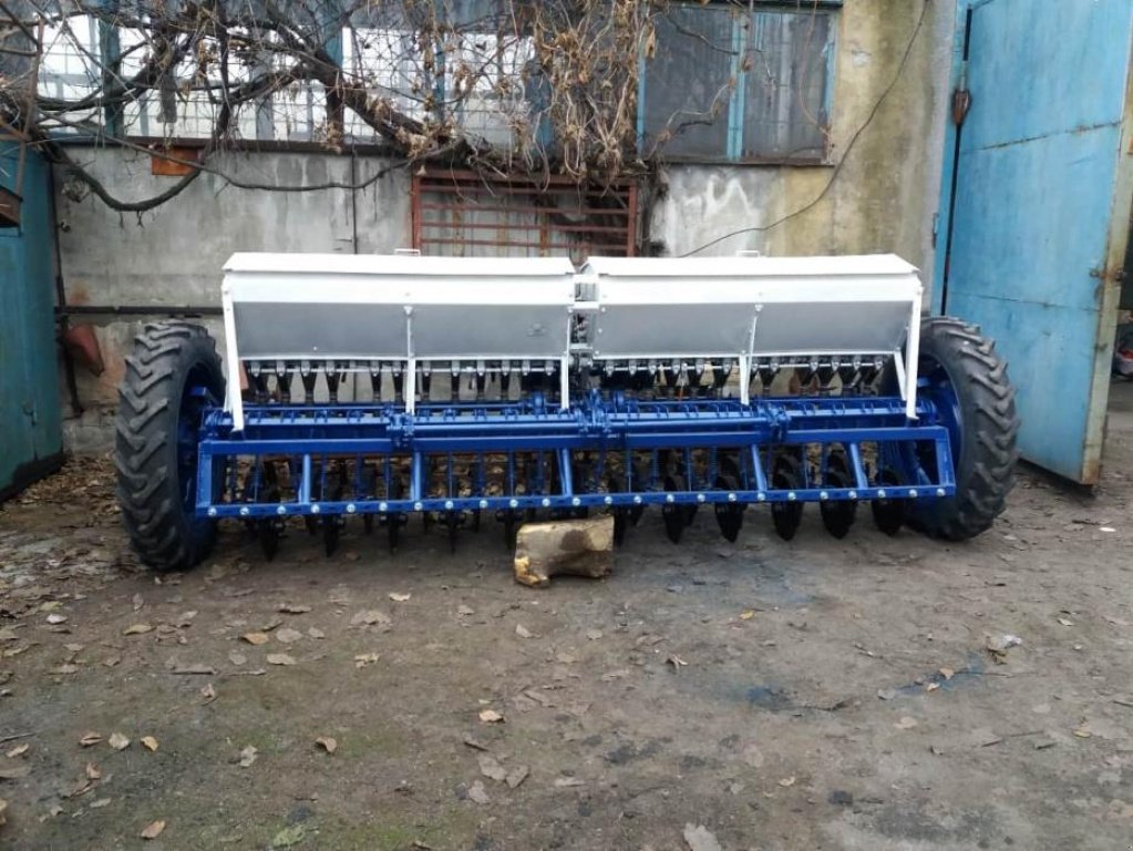 Direktsaatmaschine des Typs CHERVONA ZIRKA СЗ-3.6,  in Кіровоград (Bild 2)