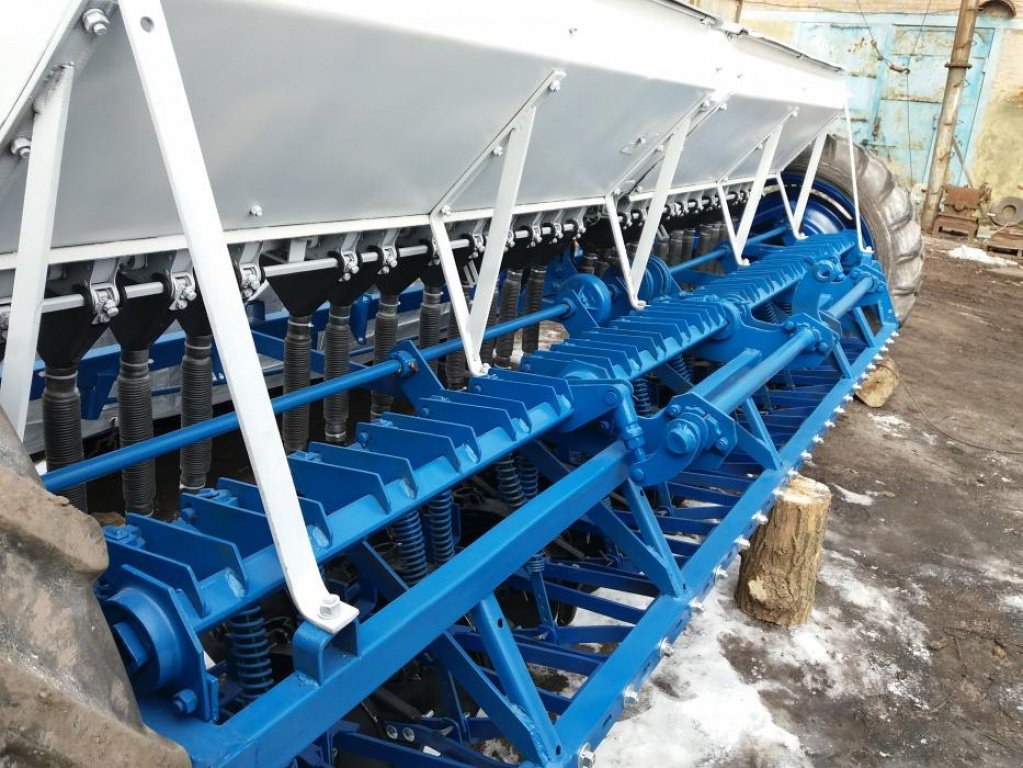 Direktsaatmaschine des Typs CHERVONA ZIRKA СЗ-3.6,  in Кіровоград (Bild 1)
